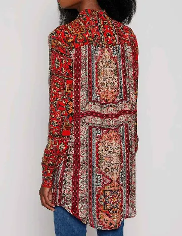 Camasa Desigual, rosu