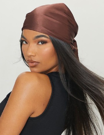 Bandana PRETTYLITTLETHING, maro