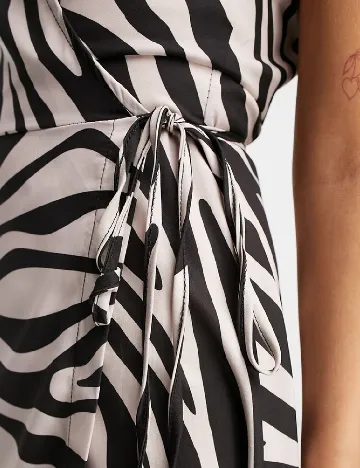 Rochie medie NAANAA, alb/negru