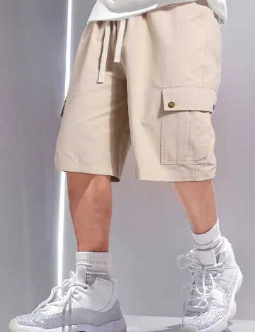 Pantaloni scurti SHEIN, bej