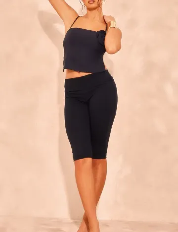 Top PRETTYLITTLETHING, negru