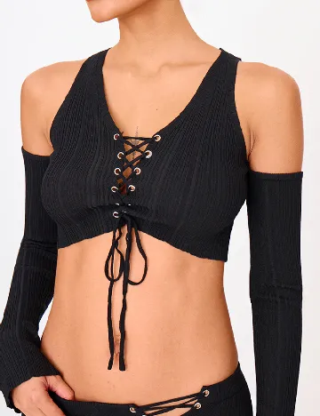 Top PRETTYLITTLETHING, negru