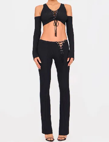 Top PRETTYLITTLETHING, negru