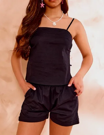 Pantaloni scurti PRETTYLITTLETHING, negru