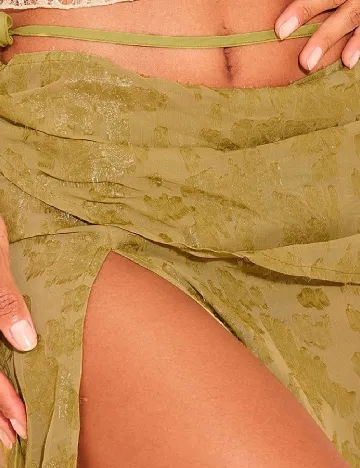 Fusta PRETTYLITTLETHING, verde