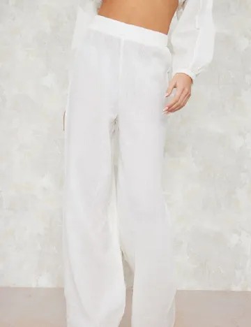 Pantaloni PRETTYLITTLETHING, alb Alb