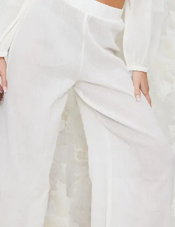 Pantaloni PRETTYLITTLETHING, alb Alb