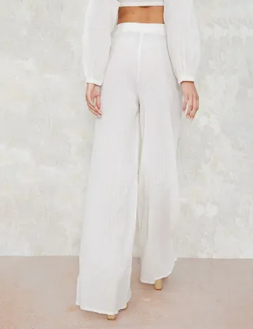 Pantaloni PRETTYLITTLETHING, alb Alb