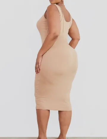Rochie medie PRETTYLITTLETHING Plus Size, bej