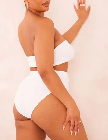 Sutien de baie PRETTYLITTLETHING Plus Size, alb