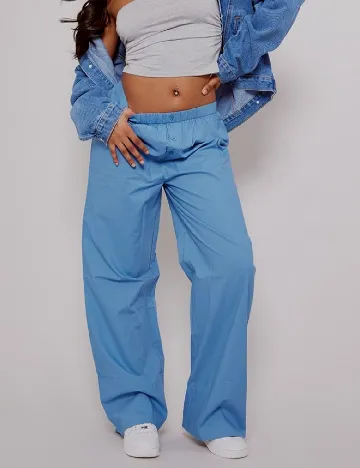 Pantaloni PRETTYLITTLETHING, albastru