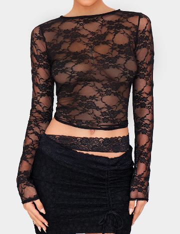 Top PRETTYLITTLETHING, negru
