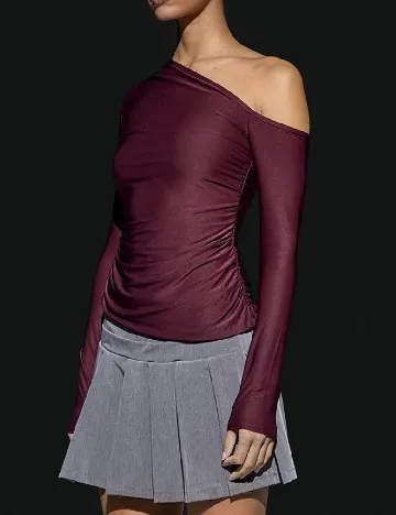 Bluza PRETTYLITTLETHING, pruna Mov