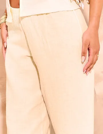 Pantaloni PRETTYLITTLETHING, galben