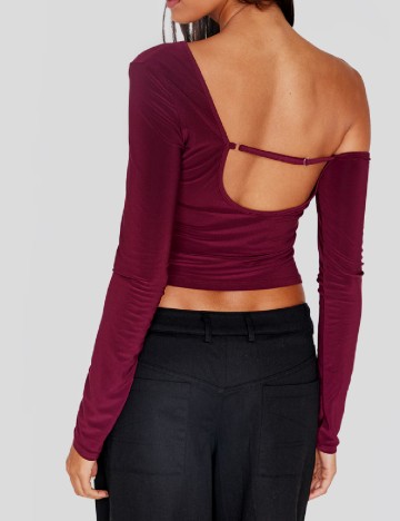 Bluza PRETTYLITTLETHING, pruna