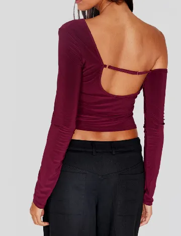 Bluza PRETTYLITTLETHING, pruna Mov