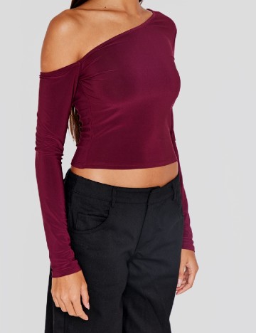 Bluza PRETTYLITTLETHING, pruna