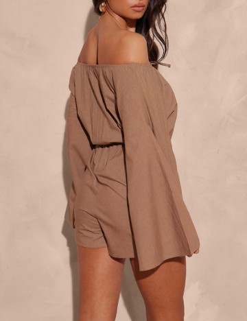 Salopeta PRETTYLITTLETHING, maro