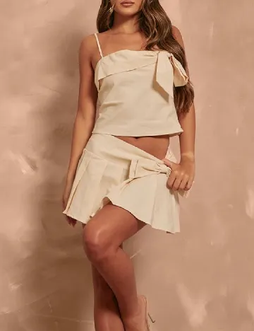 Top PRETTYLITTLETHING, crem