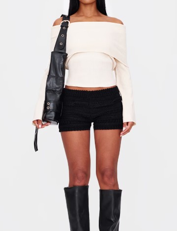 Pantaloni scurti PRETTYLITTLETHING, negru