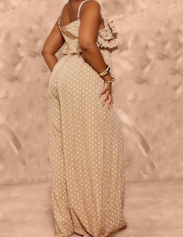 Salopeta PRETTYLITTLETHING Plus Size, maro deschis