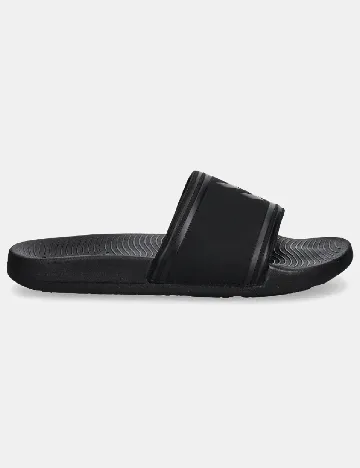 Slapi Hummel, negru