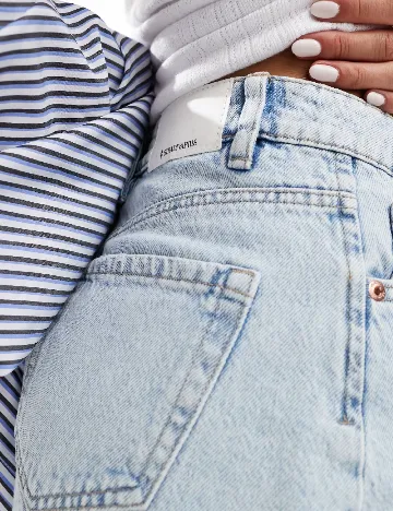 Pantaloni scurti Stradivarius, albastru