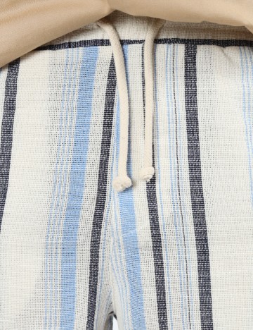 Pantaloni scurti Bershka, ecru