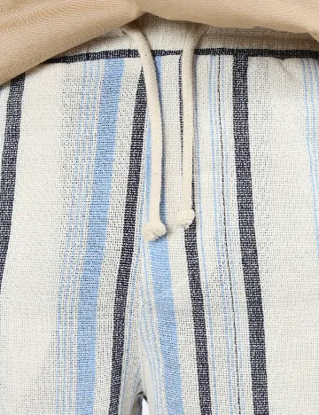 Pantaloni scurti Bershka, ecru Alb