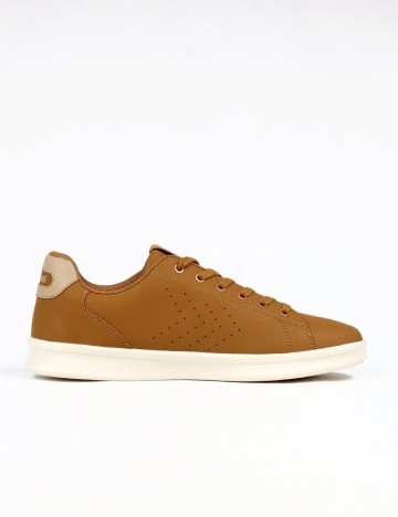 Adidasi Hummel, maro