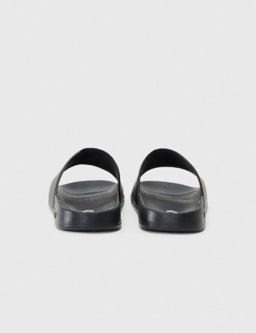 Slapi Hummel, negru
