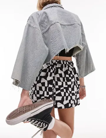 Pantaloni scurti Top Shop, alb/negru