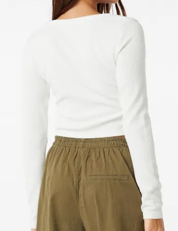 Top Bershka, alb Alb