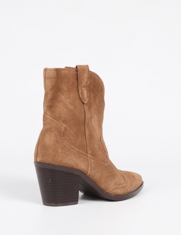 Ciocate Stradivarius, maro