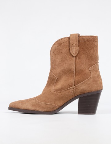 Ciocate Stradivarius, maro