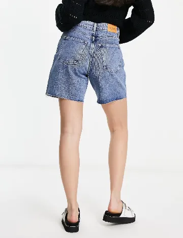 Pantaloni scurti Monki, albastru Albastru