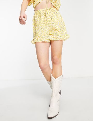 Pantaloni scurti Only, galben