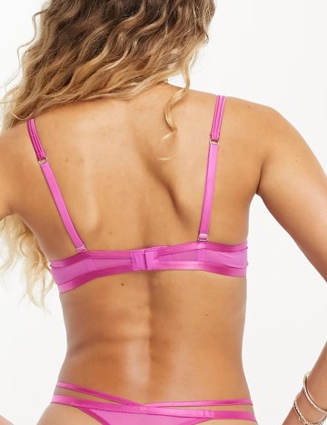 Sutien Ann Summers, mov