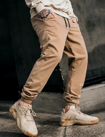 Pantaloni SHEIN, maro Maro
