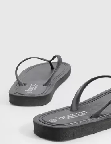 Slapi Boohoo, negru Negru
