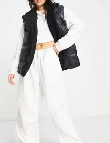 Vesta Threadbare, negru Negru