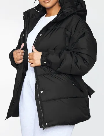 Geaca PrettyLittleThing Plus Size, negru Negru