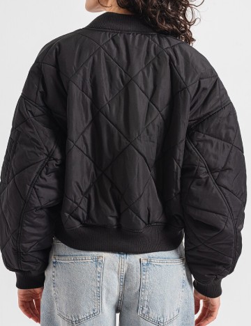 Jacheta Only, negru