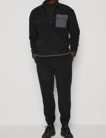 Jacheta Hollister, gri Gri