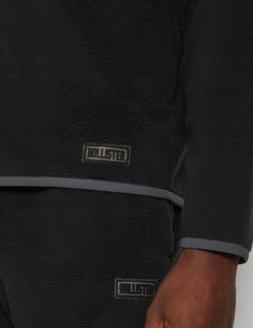 Jacheta Hollister, gri