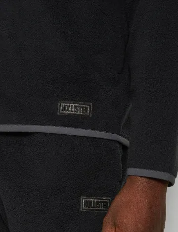 Jacheta Hollister, gri Gri