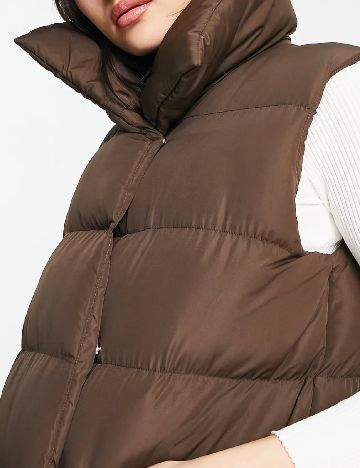 Vesta Threadbare, maro