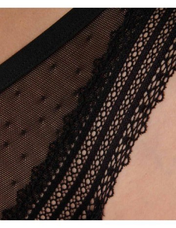 Model: Tempting Tulle_01 String. Triumph, negru
