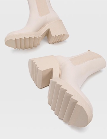 Botine Stradivarius, crem