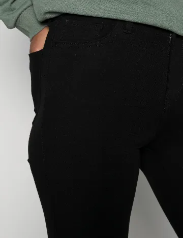 Blugi Y.A.S, negru Negru